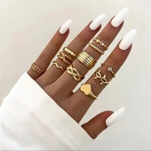 3/$30 💛 Dainty Ring Set